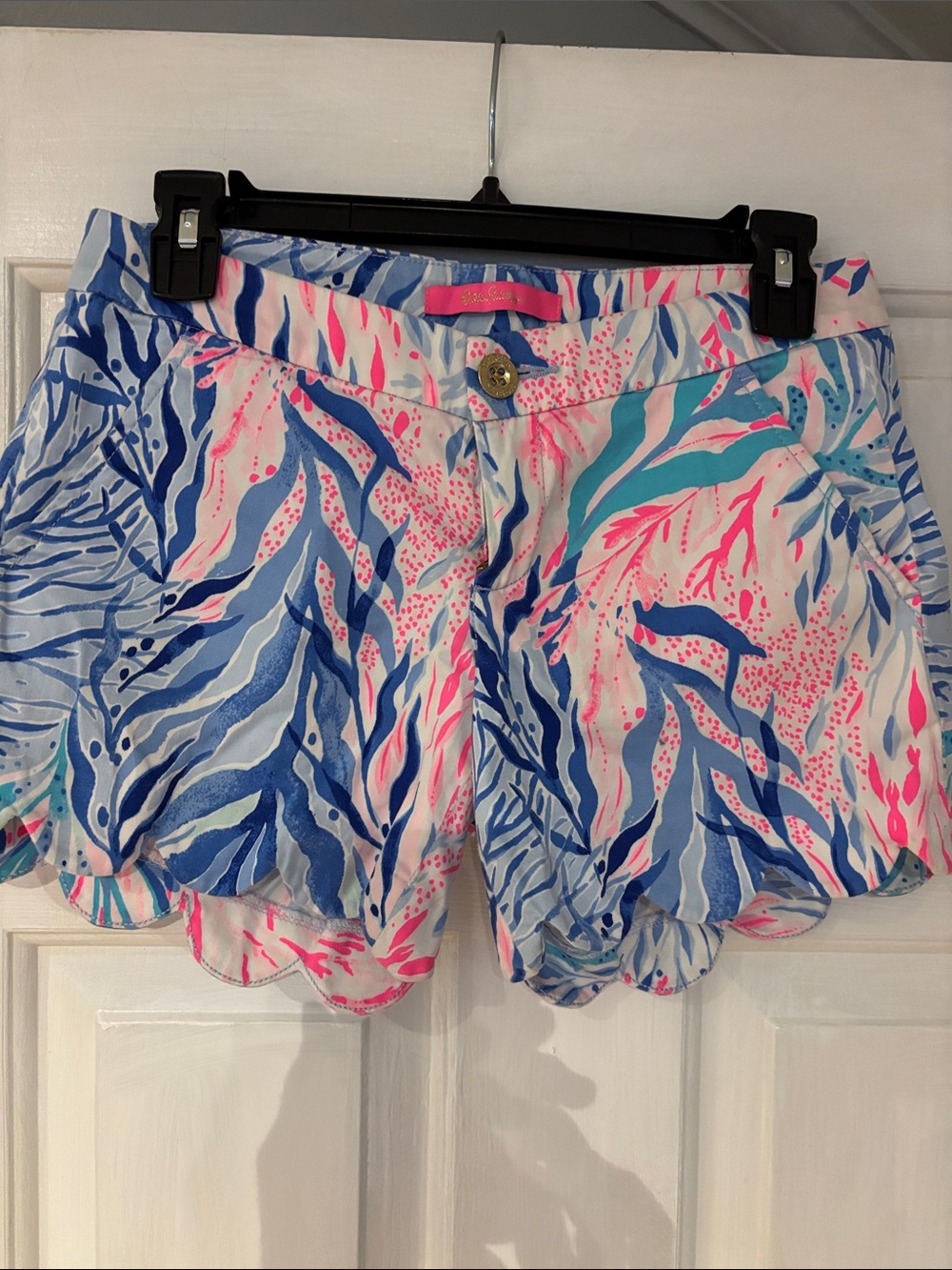 Lilly Pulitzer Pink Blue White Tropical Print Scallop Hem Shorts
